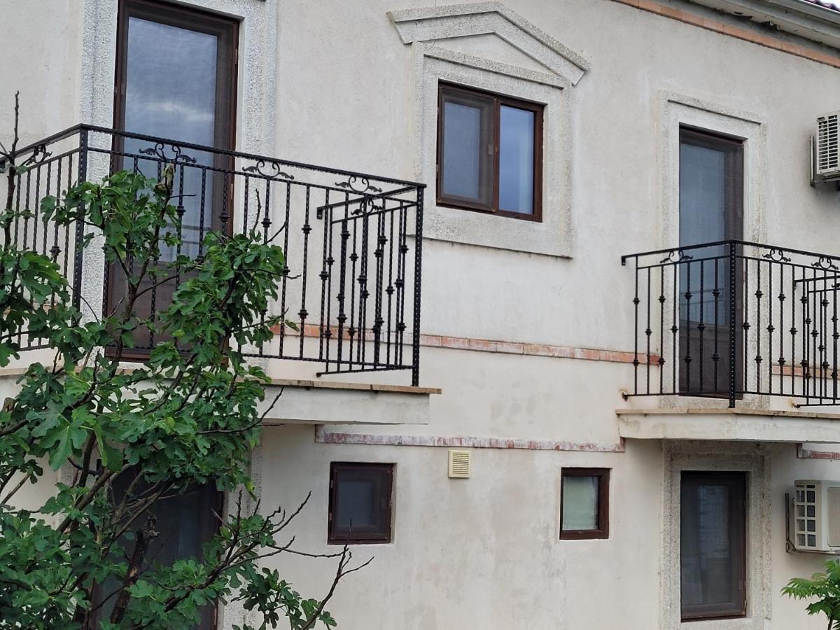Vila Caviar Hotell Sulina Exteriör bild