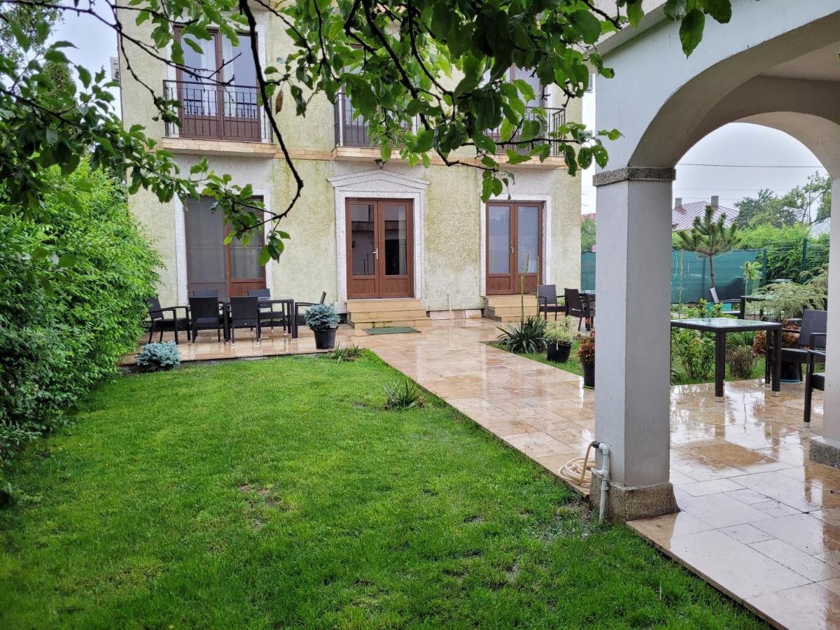 Vila Caviar Hotell Sulina Exteriör bild