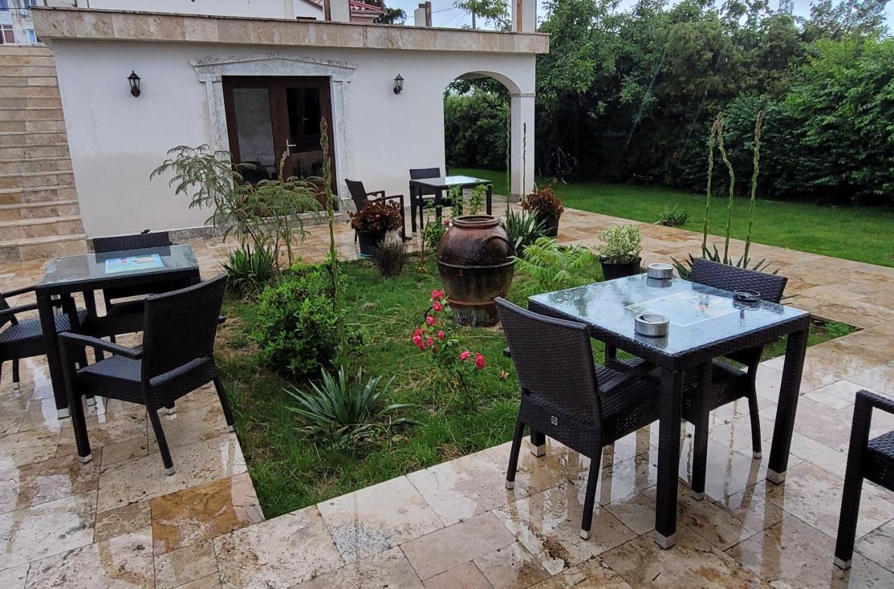Vila Caviar Hotell Sulina Exteriör bild